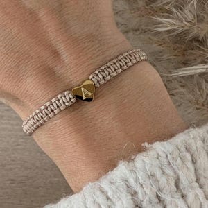 Ab 13,90 Euro/ Personalisiertes Makramee Armband mit Initialen – Handgemacht & verstellbar – Geschenk für sie / Armband mit Buchstabe
