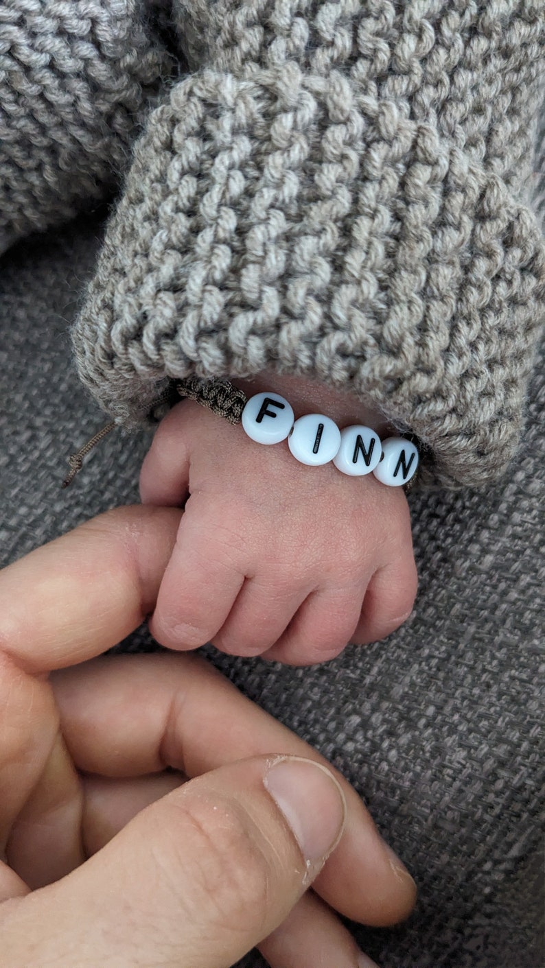 Mitwachsendes Makramee Namensarmband /Babyarmband/ Neugeborenenarmband / handgeknüpft / Geburtsgeschenk / personalisierbar bild 2
