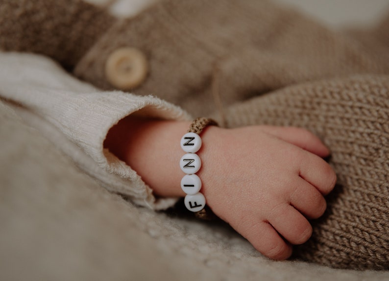 Mitwachsendes Makramee Namensarmband /Babyarmband/ Neugeborenenarmband / handgeknüpft / Geburtsgeschenk / personalisierbar bild 7