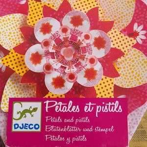 Djeco Petales et pistils scrapbooking enfants de plus de 3 ans