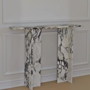 Mesa consola Calactta Viola para Etry Home