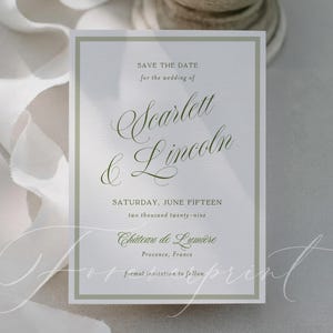 Pode incluir: Um cartão retangular de save the date para casamento com uma borda e texto em verde sálvia. O cartão diz: SAVE THE DATE for the wedding of Scarlett & Lincoln, SATURDAY, JUNE FIFTEEN, two thousand twenty-nine, Château de Lumière, Provence, France.