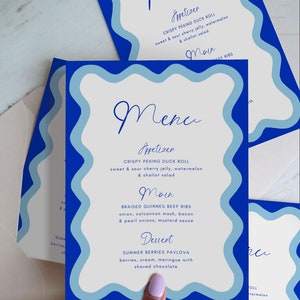 Italienische Hochzeit Menü Vorlage, Santorini Italien sofortiger Download bearbeitbare Menü Vorlage, Wriggly Bridal Shower, Canva, überbackene Bordüre
