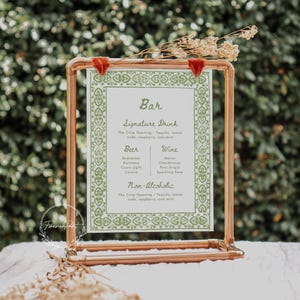 Modelo de placa de bar com borda de azulejo verde, desenhado à mão, cardápio de bar para chá de panela/casamento, placa de bebidas, modelo editável, borda de azulejo verde RUG01