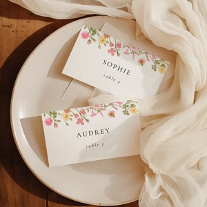 Modèle de marque-places fleurs sauvages, marque-places imprimables, cartes de visite de mariage, mariage bohème fleurs sauvages, bordures florales, KARLIE