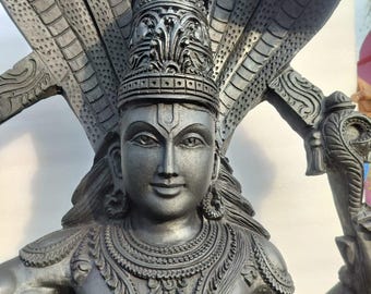 アンティークの手彫りの灰色の石のガネーシャ像：豊かな緑青の