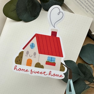 Süßes Zuhause Aufkleber | Cozy Cottage Vinyl Aufkleber mit rotem Dach und Rauchherz | Niedliches Housewarming Geschenk für Planer, Laptops & Journals