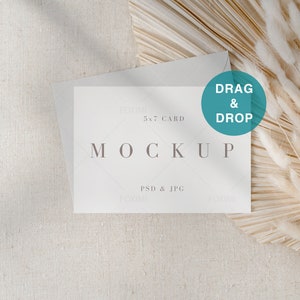 13x18 Karten Mockup, Stationäres Mockup, Hochzeitseinladung Mockup, Hochzeits-Mockup, Postkarten-Mockup, Grußkarten-Mockups, Tischdekoration, R01, R271