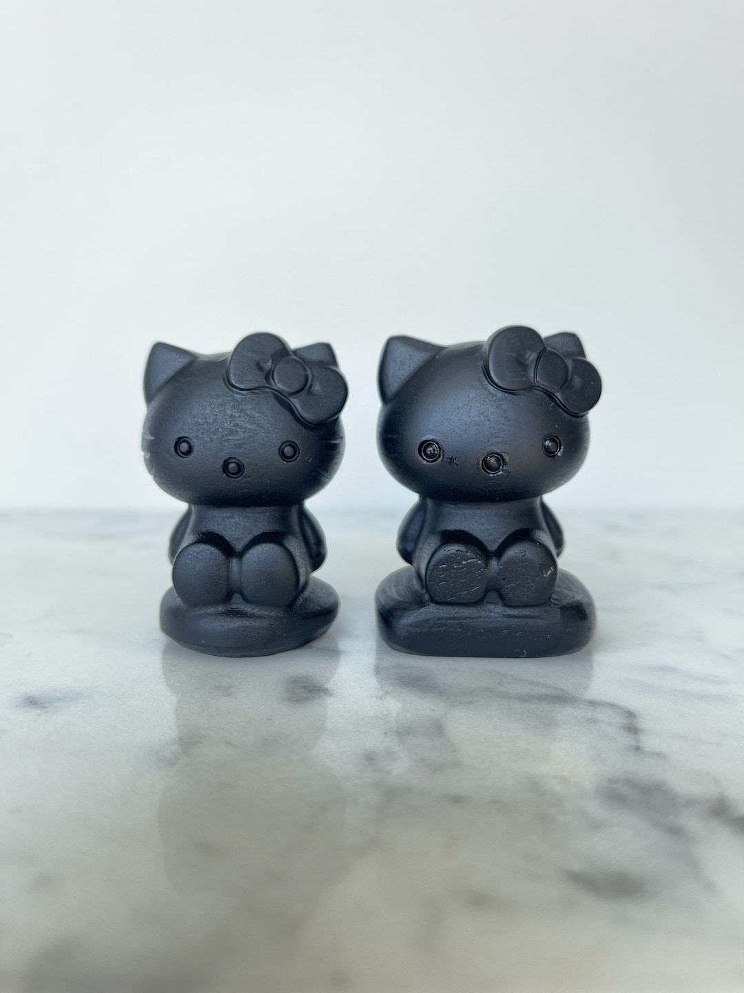 オブシディアンキティ Black Obsidian Hello Kitty Carving - Kawaii Crystal Figurine - Etsy
