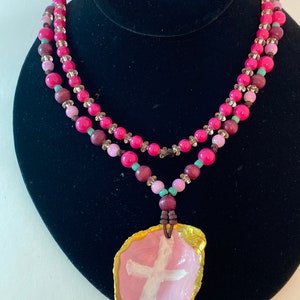 Oyster shell pendant necklace