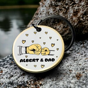 Llavero con forma de puño de papá, amuleto de amor entre padre e hijo, recuerdo de unión grabado, llavero personalizado y sincero para padre e hijo, el mejor regalo de San Valentín para él.