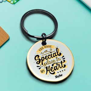 Llavero con un lugar especial en mi corazón, símbolo de amor hecho a mano, llavero romántico único, regalo para pareja, idea de aniversario, el mejor regalo de San Valentín para él