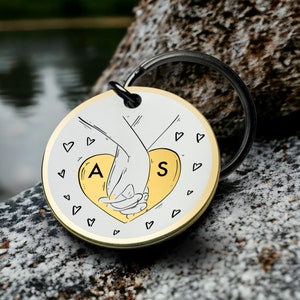 Llavero personalizado de manos tomadas, regalo romántico personalizado para parejas, llavero en forma de corazón, regalo de amor único, el mejor regalo del día de San Valentín para él
