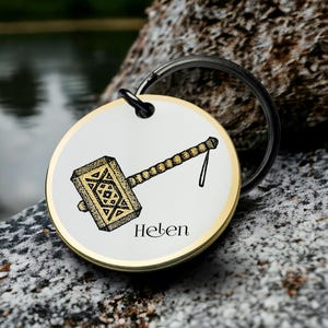 Chaveiro com martelo viking, presente de guerreiro nórdico, lembrança personalizada, arte rúnica, símbolo de força nórdica, chaveiro exclusivo, o melhor presente de dia dos namorados para ele