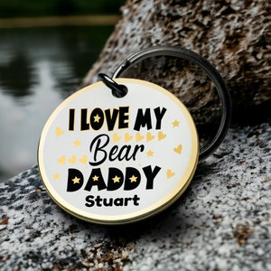 I Love My Bear パパのキーホルダー パーソナライズされたギフト かわいいお父さんのアクセサリー センチメンタルなキーリング カスタムベア付き 彼への最高のバレンタインデーギフト