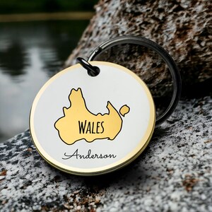 Llavero con mapa de Gales grabado, regalo de herencia galesa, colgante de oro personalizado, recuerdo de viaje, llavero de metal, un regalo considerado para aventureros.