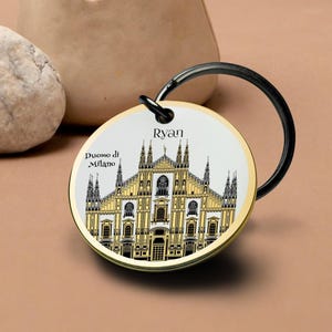 Kathedraal sleutelhanger van Milaan gegraveerd goud Italië reissouvenir aangepaste naam cadeau voor hem haar Duomo di Milano ronde metalen sleutelhanger aandenken cadeau