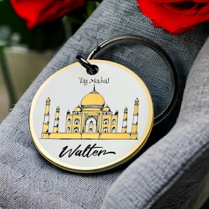 Llavero Taj Mahal de la India, grabado en oro, recuerdo de viaje, regalo personalizado con nombre para él o ella, llavero metálico redondo emblemático, idea de regalo de recuerdo histórico.
