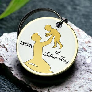 1º Dia dos Pais Abraço Chaveiro Personalizado Bebê e Pai Chaveiro Personalizado Novo Presente para Pai Vínculo de Memória de Paternidade Melhor presente de dia dos namorados para ele