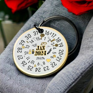 Portachiavi con calendario di gennaio, regalo di nozze per il signor e la signora, portachiavi con data personalizzata, regalo di fidanzamento per la sposa e lo sposo, il miglior regalo di San Valentino per lui