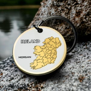 Ierland kaart sleutelhanger gegraveerd Iers erfgoed aandenken hanger gepersonaliseerde sleutelhanger souvenir metalen reiscadeau voor liefhebbers van Ierse cultuur