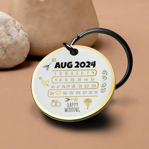Llavero de boda de agosto con calendario personalizado y fecha de recuerdo nupcial, regalo romántico, llavero de recuerdo de matrimonio, el mejor regalo de San Valentín para él.