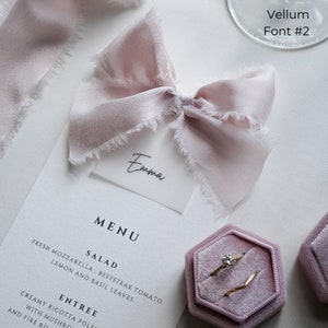 ZELIE | Menu mariage avec ruban et noeud de satin | Marque places inclus avec noms des invités | Moderne and romantique