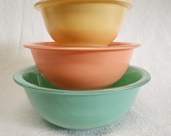 Pyrex Pastel Clear Bottom Glass Nesting Mixing Bowls (3pc) #322, #323, #325