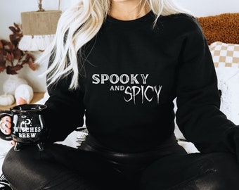 不気味でスパイシー、不気味なスウェットシャツ、ハロウィン スウェットシャツ、ゴシック ファッション、不気味なギフト、ゴシック スウェットシャツ
