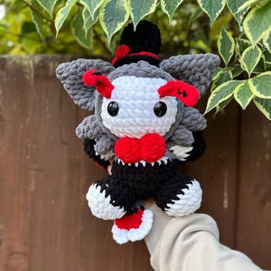 Peluches grandes inspirados en Hazbin Hotel hechos a mano con crochet