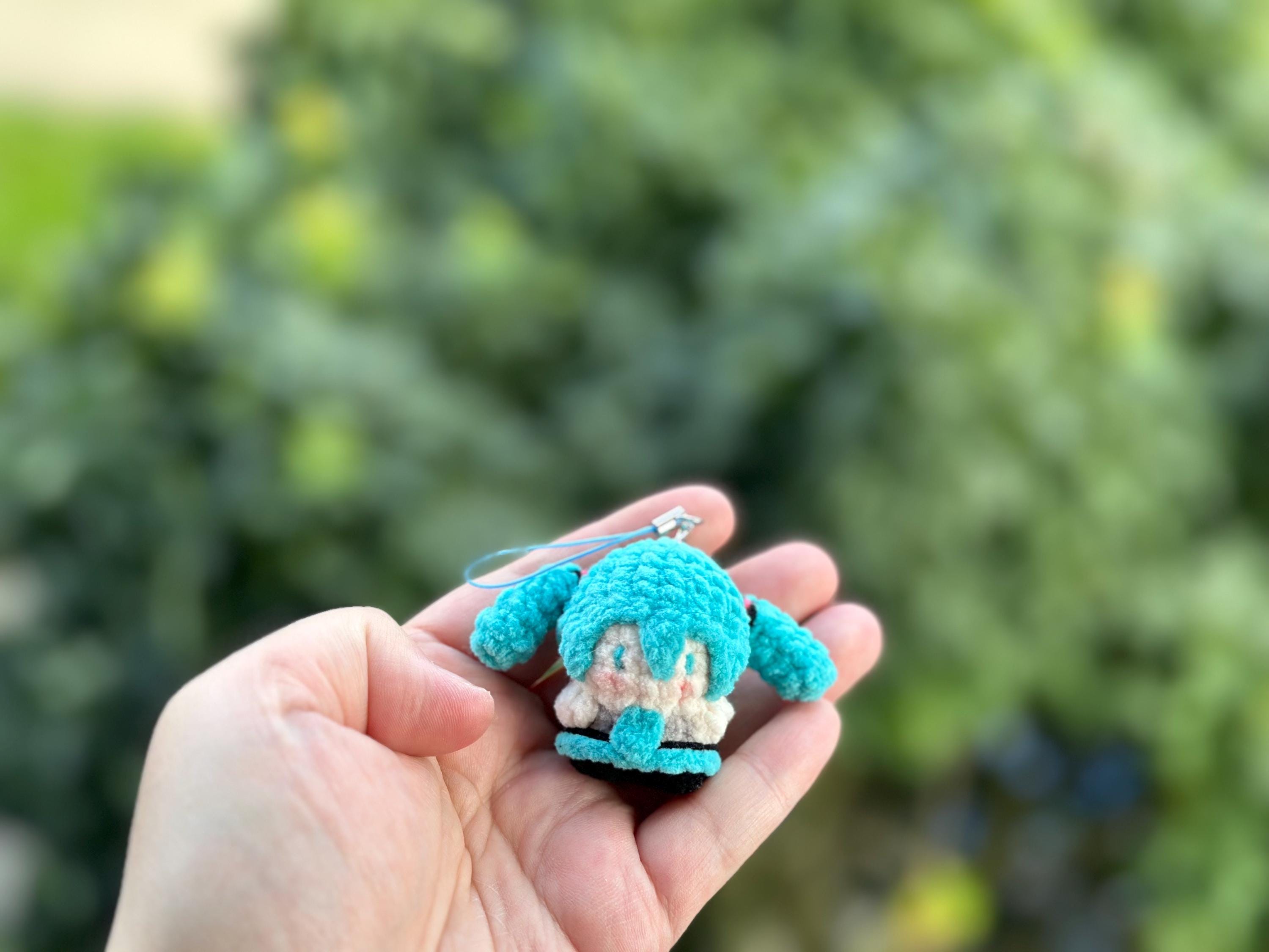 ハンドメイドかぎ針編みのちびアニメ初音ミク桜ミクぬいぐるみ