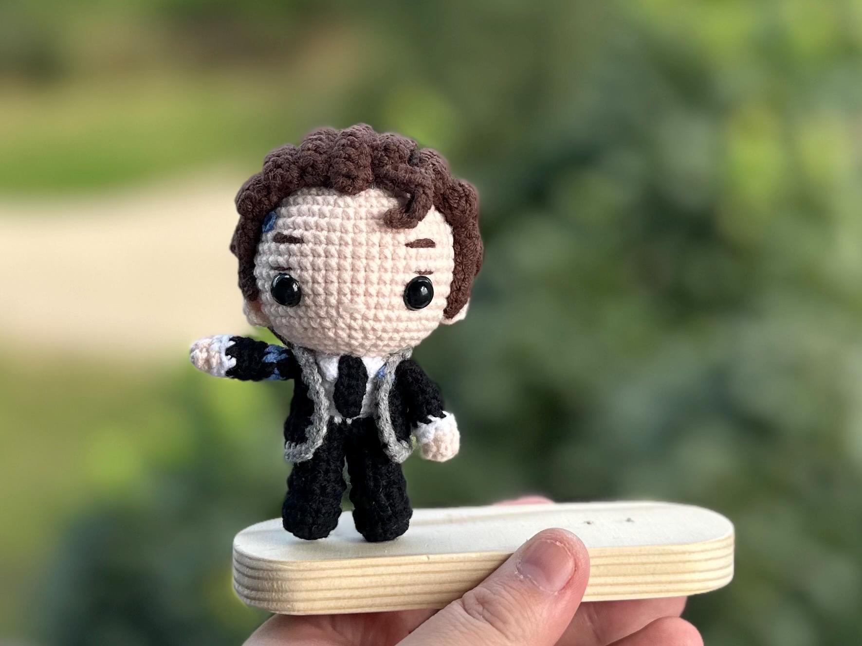 手作りかぎ針編みのデトロイト：ビカム・ヒューマンのぬいぐるみ