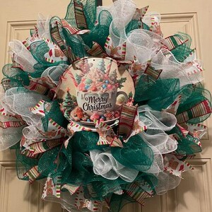Green and White Merry Christmas Front Door Wreath/Wreath For Door/Christmas Wreath/Door Hanger/Christmas Decorations/Wall Decor/Gingerbread