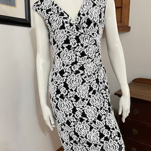 Lauren Ralph Lauren Floral Black & White Embroidered Dress - size 8 Like New