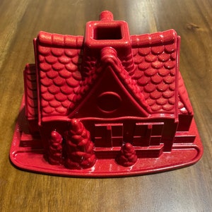 Nordic Ware, Kitchen, Nordic Ware Gingerbread House Bundt Cake Pan Dish  Red Holiday Cast Aluminum