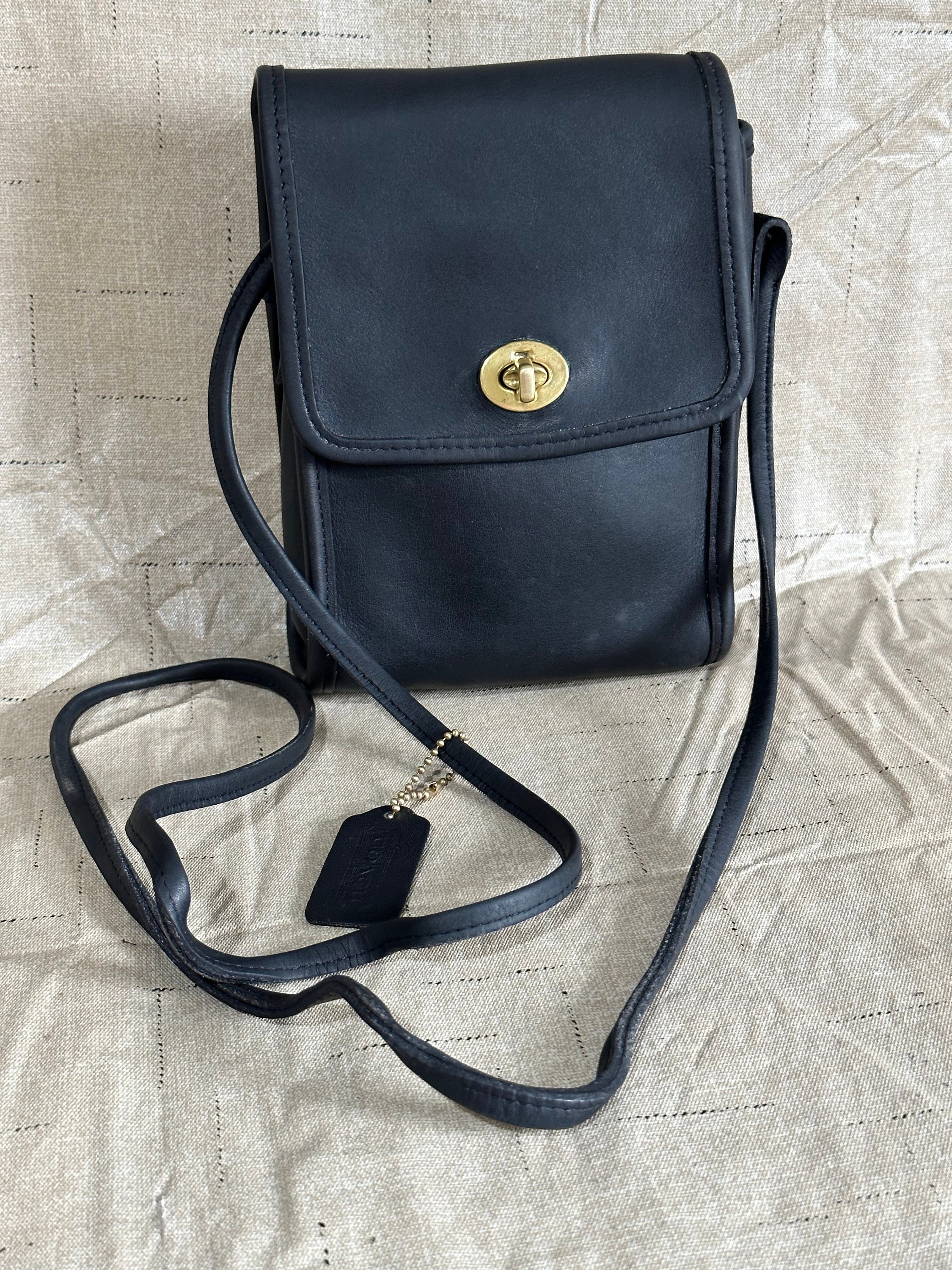 Vintage Coach 1996 Scooter Bag Black Leather Crossbody Bag Vintage Coach 1996 Scooter Bag Black Leather Crossbody Bag