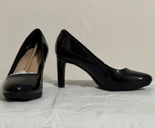 Décolleté Donna Clarks Ambyr Joy In Pelle Nera - Suola Flessibile, Plantare Ortholite Cushion Soft, Taglia 42.5 EU