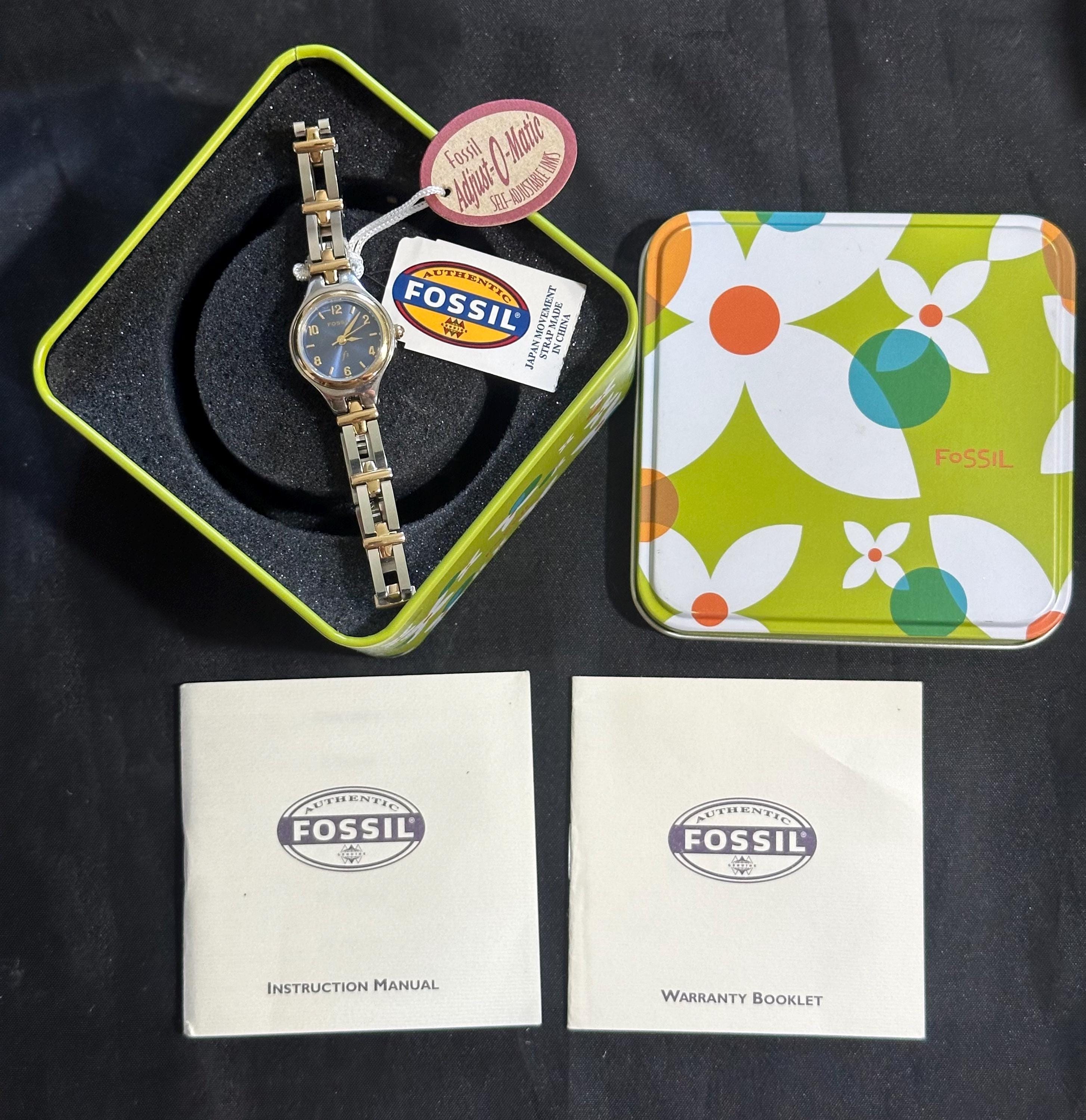 MOTHER　2　ブリキアンティーク Vintage Fossil F2 Two Tone Womens Watch With Blue Dial - New Old