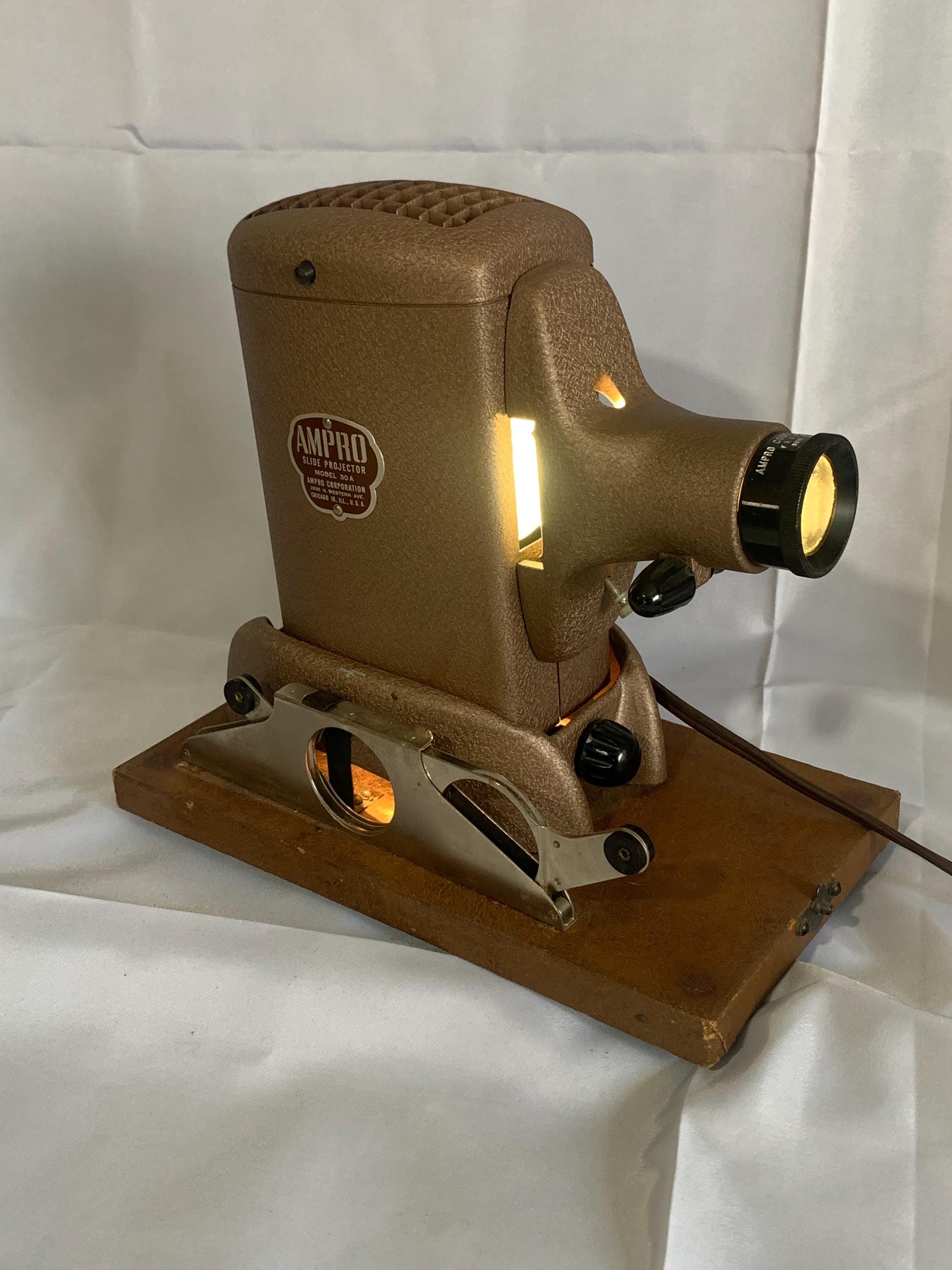 Vintage Ampro Model 30A Slide Projector With Carrying Case. Tested 