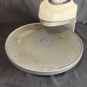 Presto Pizzazz Rotating Pizza Oven Model 03430 with 13” Pan.  Tested works