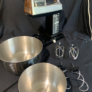 Vintage General Electric Stainless Steel 12 Spd Universal Stand Mixer.  Works