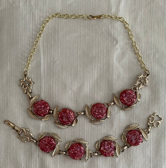 Vintage Pink Lucite Necklace Bracelet Set Chunky Marbled 1950s Vintage Pink Lucite Necklace Bracelet Set Chunky Marbled  main image 3