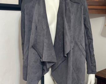 Blank NYC Anthropologie Veste de moto à manches longues en similicuir drapée grise Anthropologie pour femmes, petit - TNO