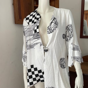 Frank Lyman Asymetrical White & Black Abstract Jacket - Size L