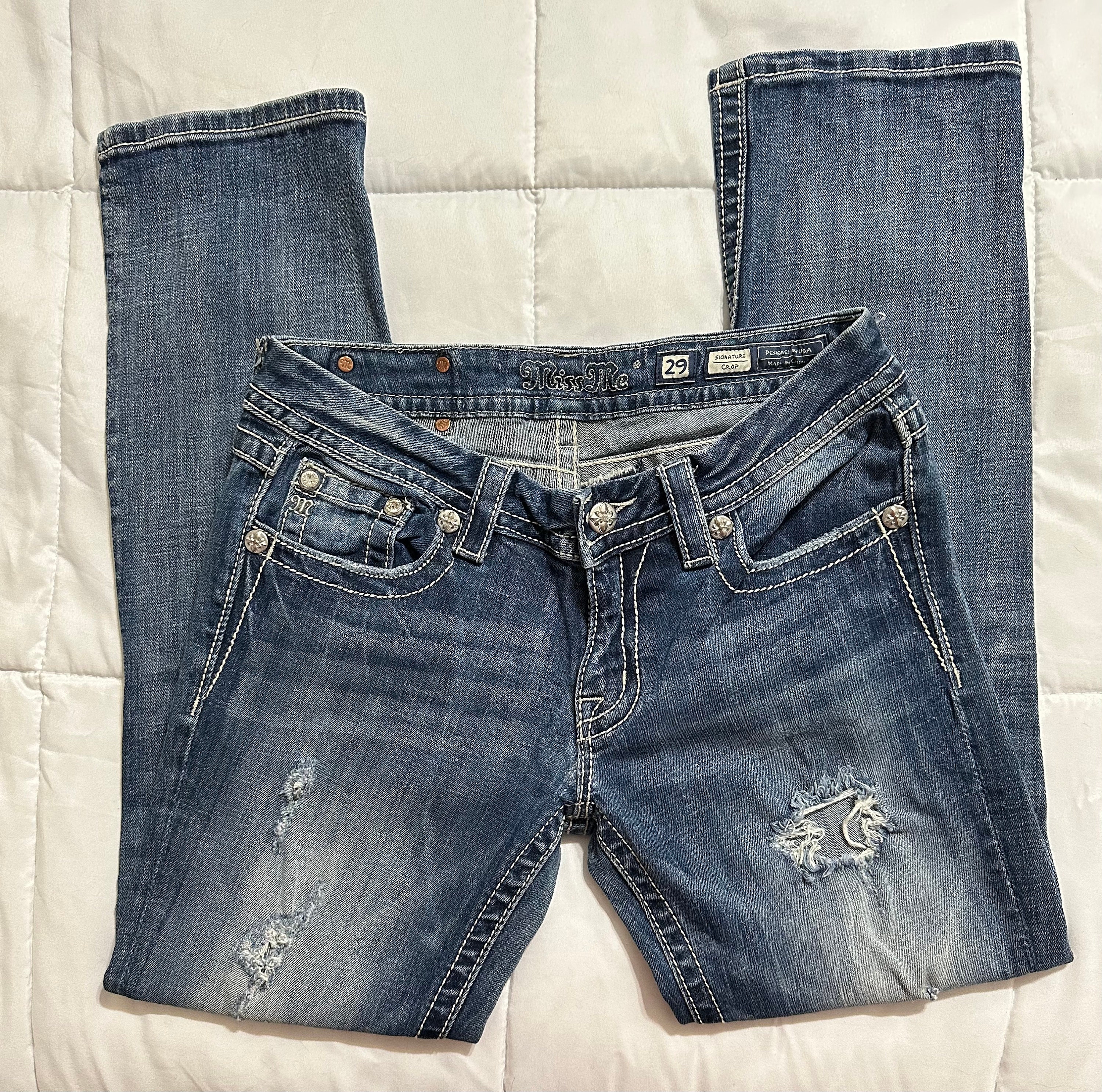 I.O.I miss me？ サイン入り Miss Me Straight Leg Jeans JE8376C Signature Crop Beaded Jeweled
