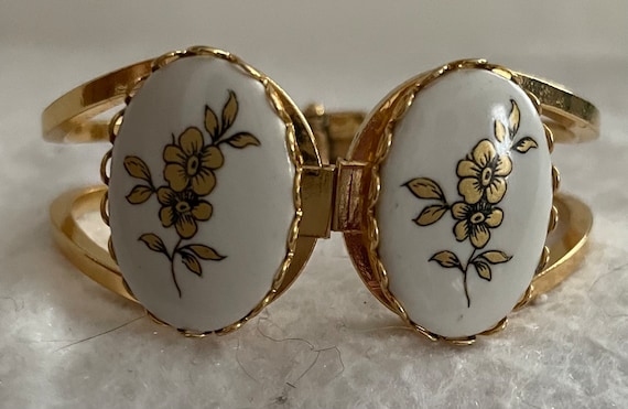 1970’s vintage hand painted roses on porcelain br… - image 5