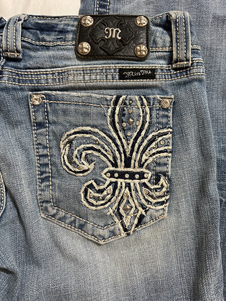 Miss Me Damen Bootcut Jeans Royal Radiance - Mittlere Leibhöhe Mit Strassverzierungen