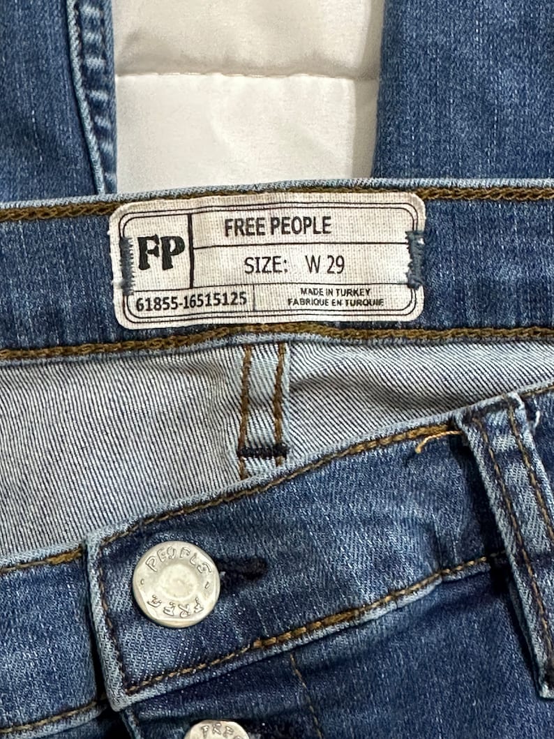 Free People Button Fly Fray Mid Rise Distressed Jeans Style 61855-16515125 Size 29 image 2
