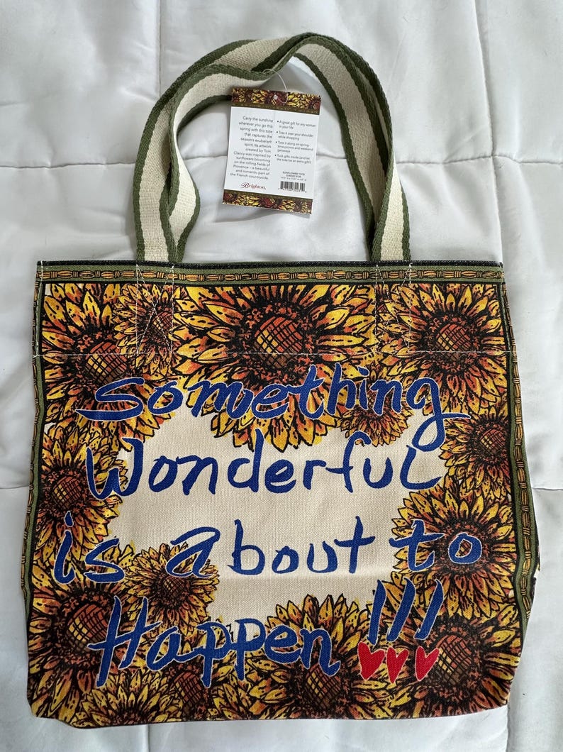 Peut inclure: Ensemble de trois tasses en c&eacute;ramique avec une finition mate et mouchet&eacute;e. Les tasses sont de couleur cr&egrave;me, gris clair et gris fonc&eacute;. Chaque tasse a un design simple et minimaliste, parfait pour le caf&eacute; ou le th&eacute;.