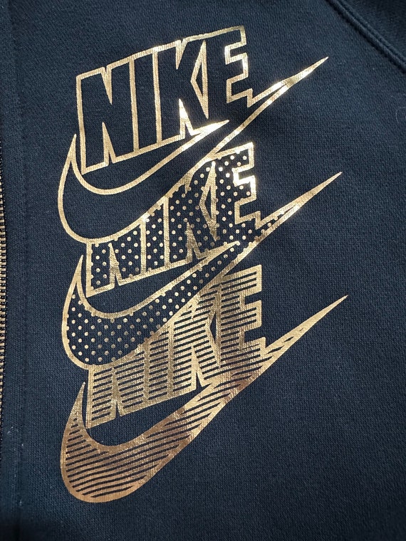 【送料無料】Nike Stack Logo Hoodie【国内発】 Nike Black & Gold Hoodie Stack Swoosh Logo Full Zip Long